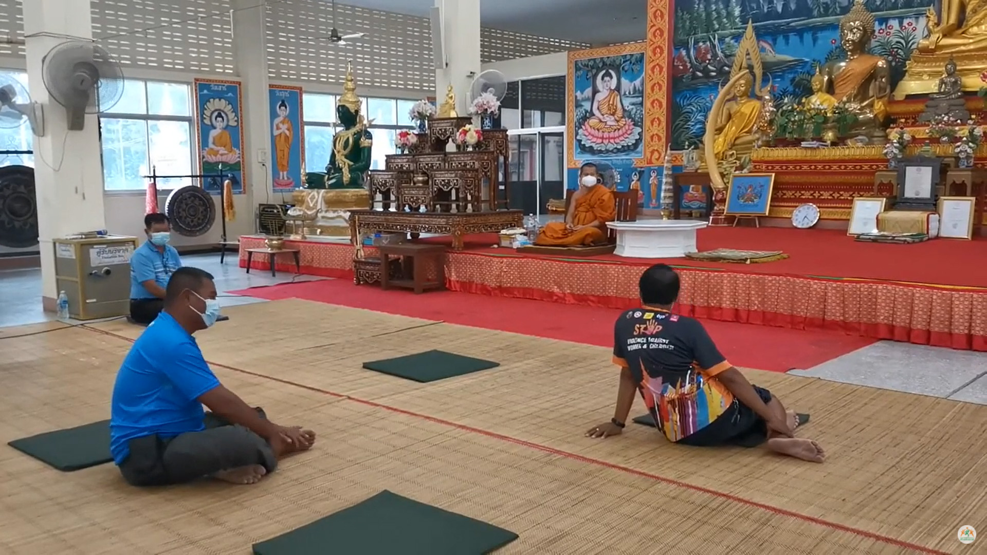 ทำอย่างไร เมื่อต้องปิดประตูวัดป้องกันโควิด 19 : ผลงานนักสื่อสารสร้างสรรค์ ภาคอีสาน