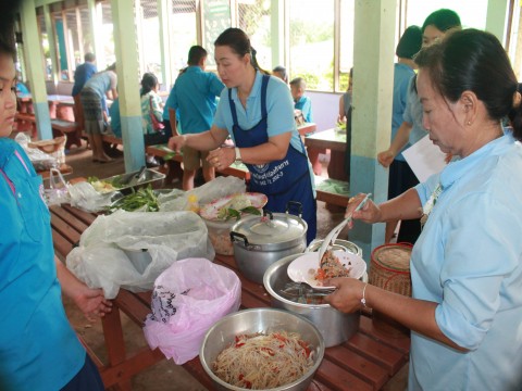 การประกวดการปรุงอาหารท้องถิ่น ผู้ปกครอง นักเรียน