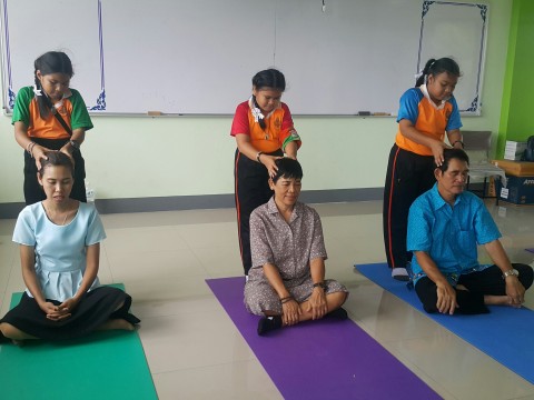The Third Star Healthy Relax การฝึกนวดให้กับคณะครู และผู้ปกครอง